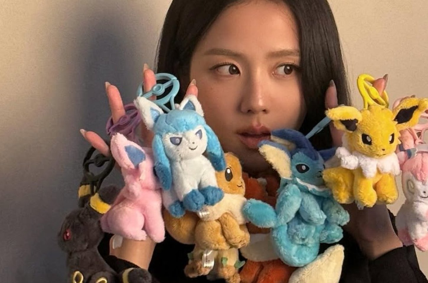 Jisoo do BLACKPINK é nova embaixadora global do Pokémon