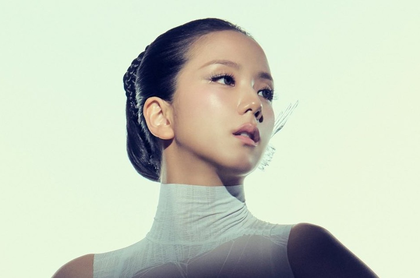 Jisoo do BLACKPINK estampa capa da Billboard Brasil e fala sobre carreira