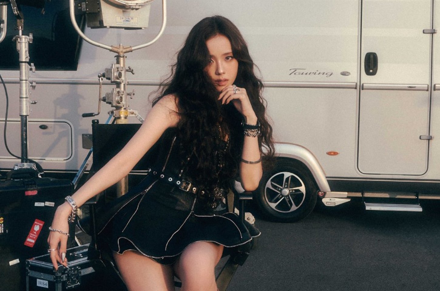 Jisoo do BLACKPINK recebe prêmio Rising Star no festival Canneseries
