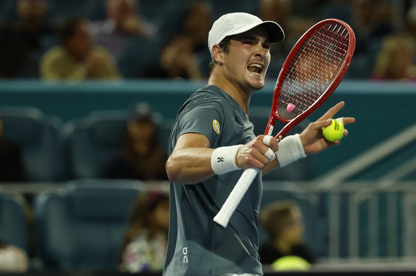 João Fonseca faz história e avança às quartas em Monte Carlo
