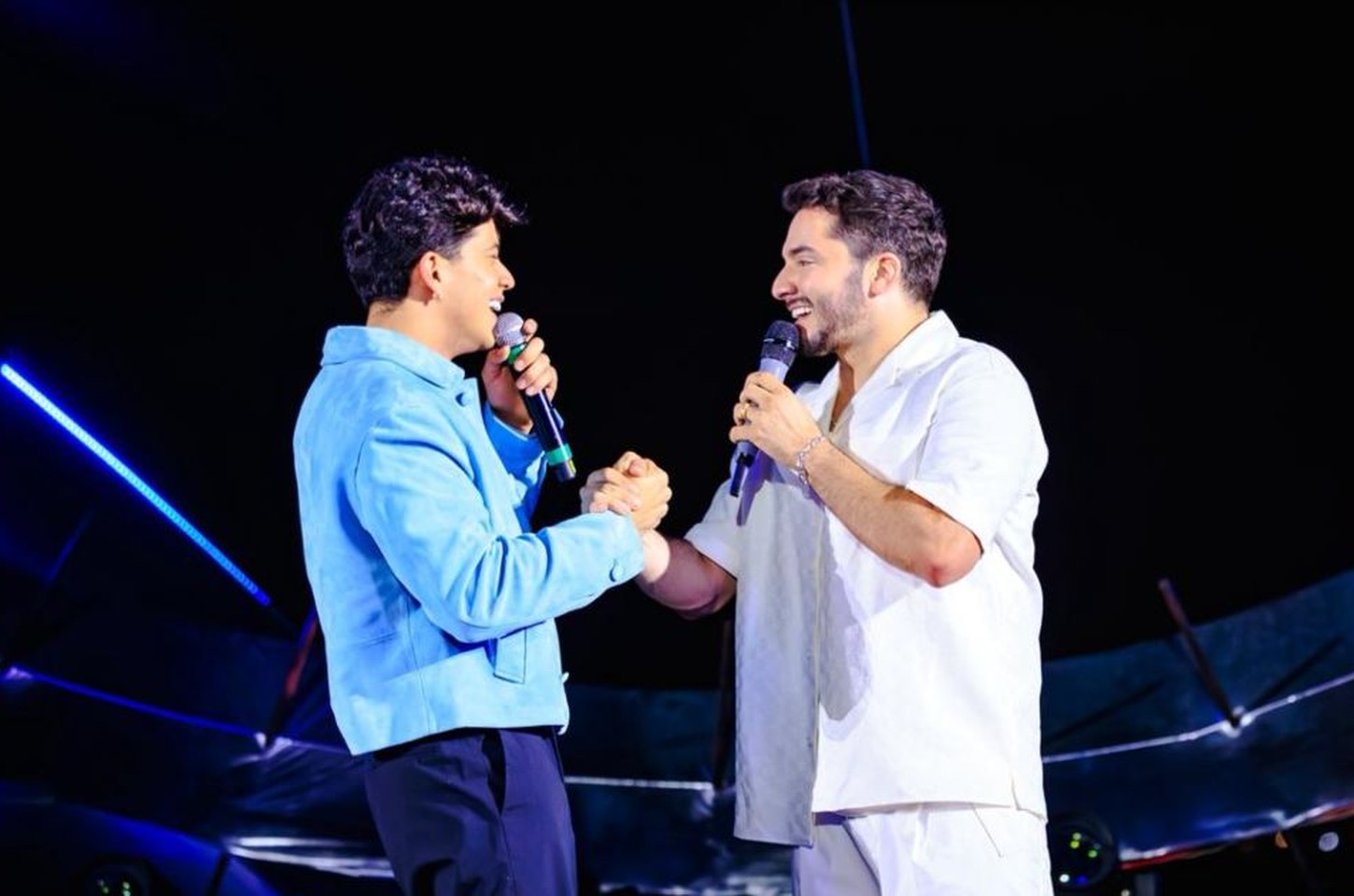 Jonas Esticado lança "Jonas Intense" ao vivo em Recife com 27 faixas