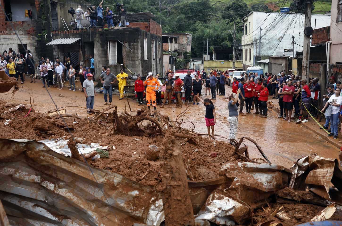 Juiz de Fora tem uma em cada quatro pessoas em área de risco, diz prefeita
