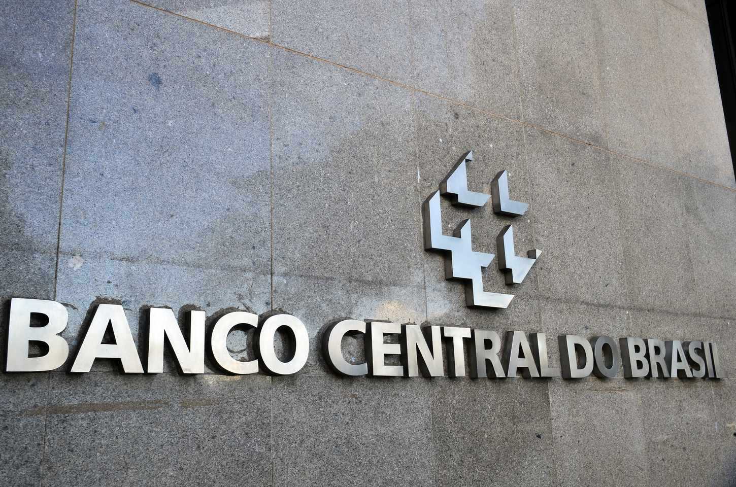 Juros para famílias disparam e atingem 60,1% ao ano em 2025