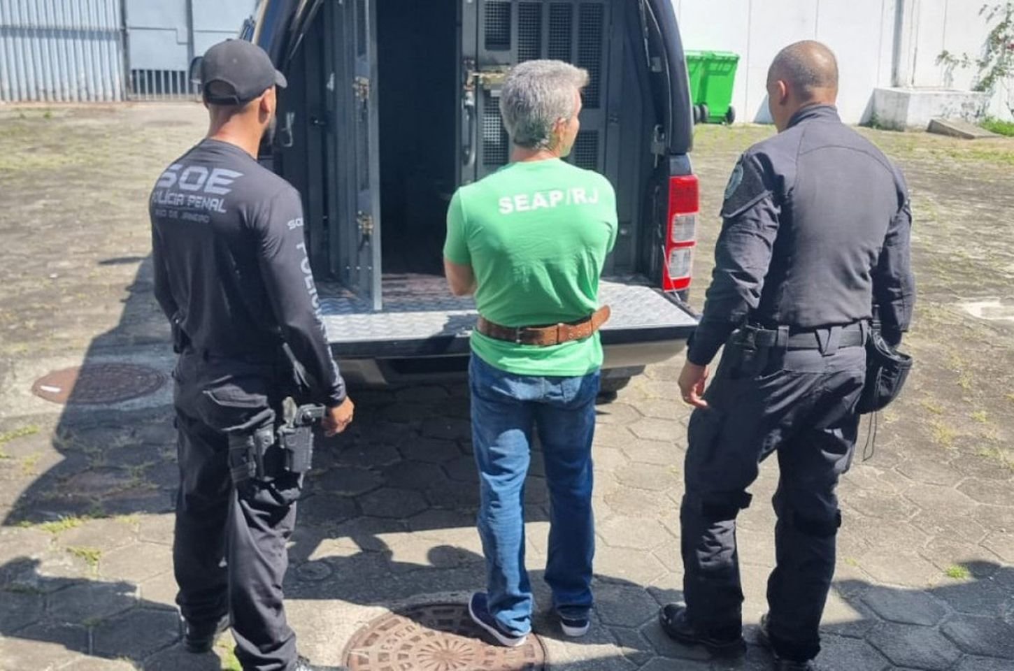 Justiça do Rio revoga regime diferenciado de bicheiro Rogério Andrade