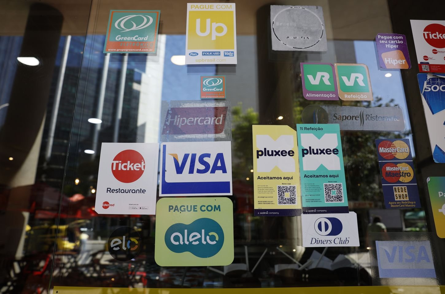 Justiça federal derruba liminares e mantém teto para taxas de vale-alimentação