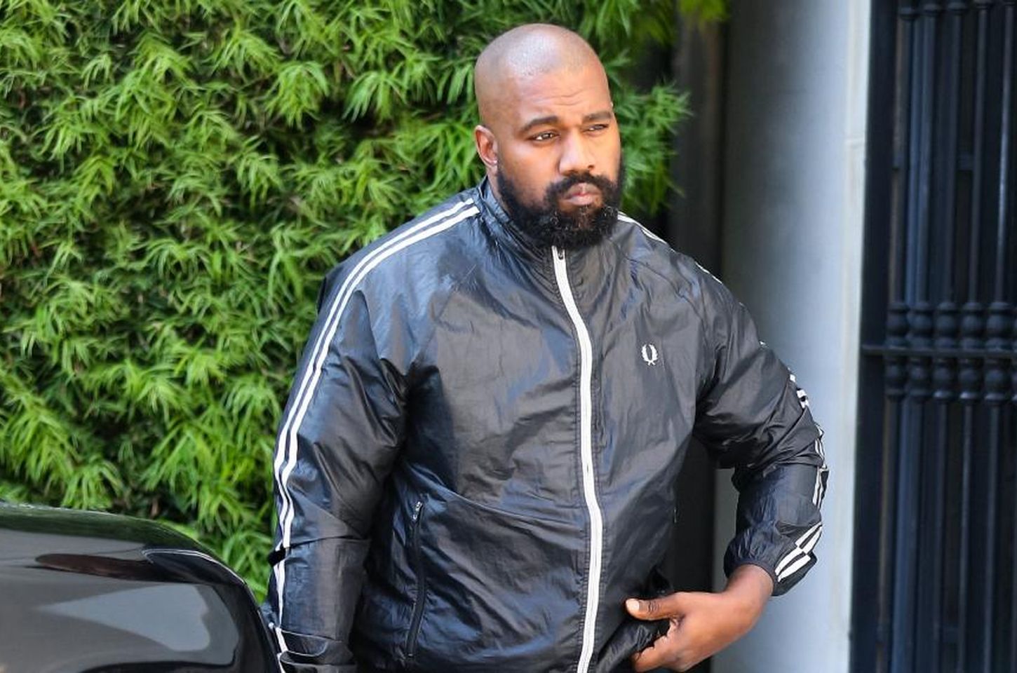 Kanye West revela lista de faixas de 'BULLY' e nega uso de IA