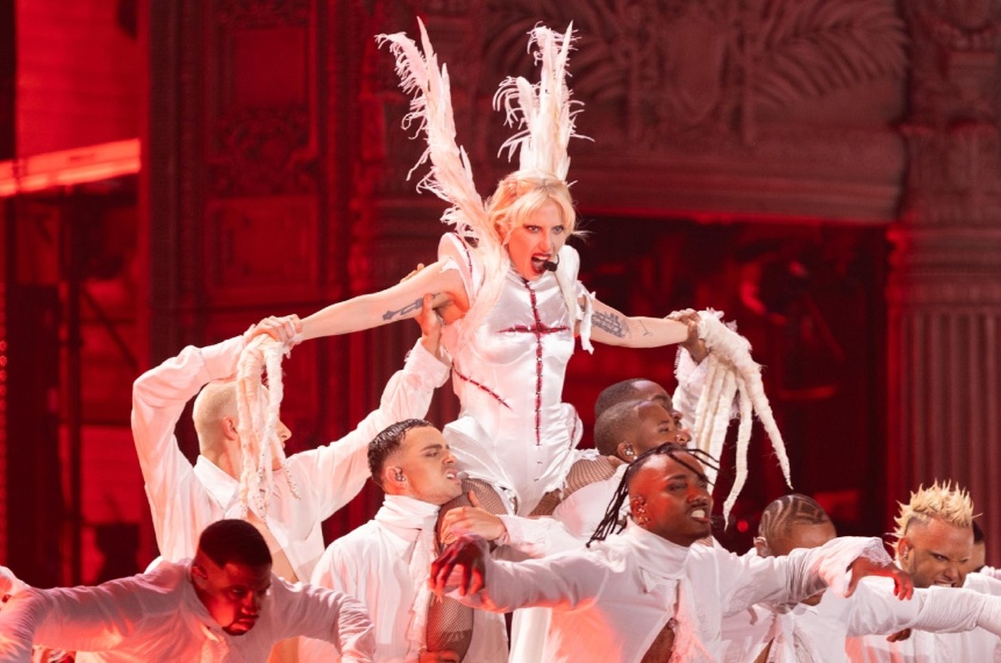 Lady Gaga supera expectativas e nervosismo em turnê histórica