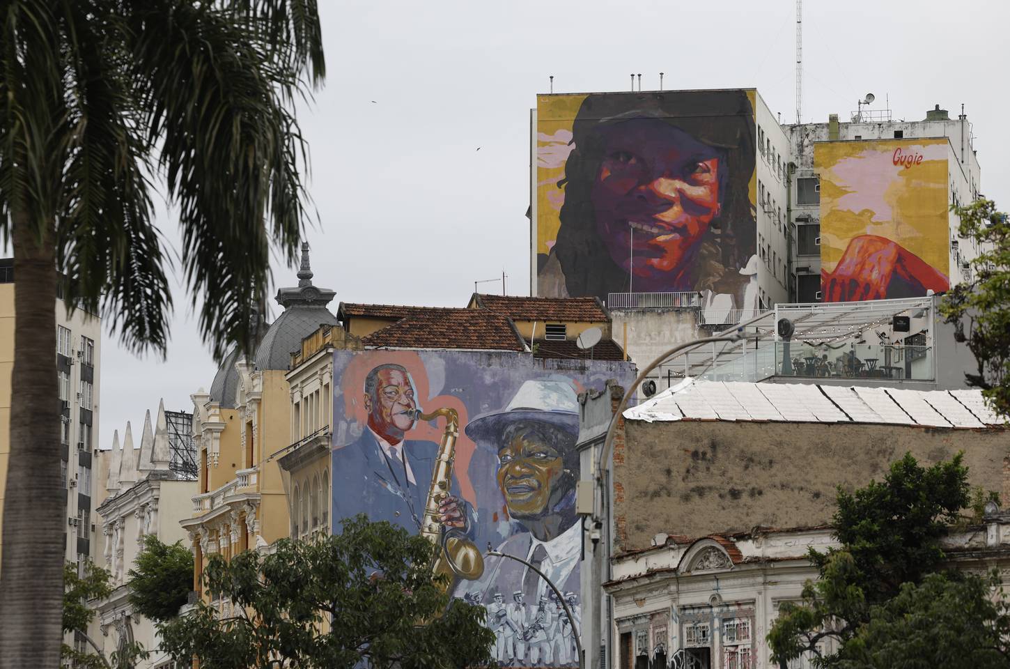 Lapa ganha mural de 300 m² com imagem de Milton Nascimento