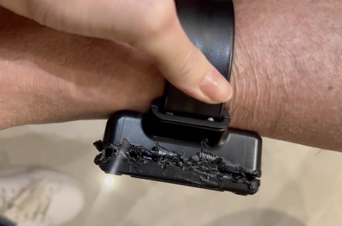 Laudo da PF confirma tentativa de violação da tornozeleira por Bolsonaro