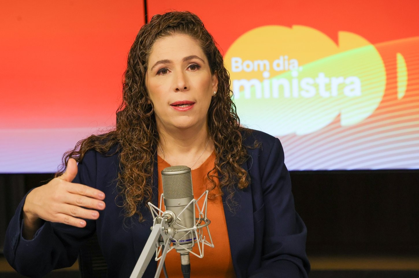 Lei cria mais de 24 mil cargos e reestrutura carreiras no serviço público federal