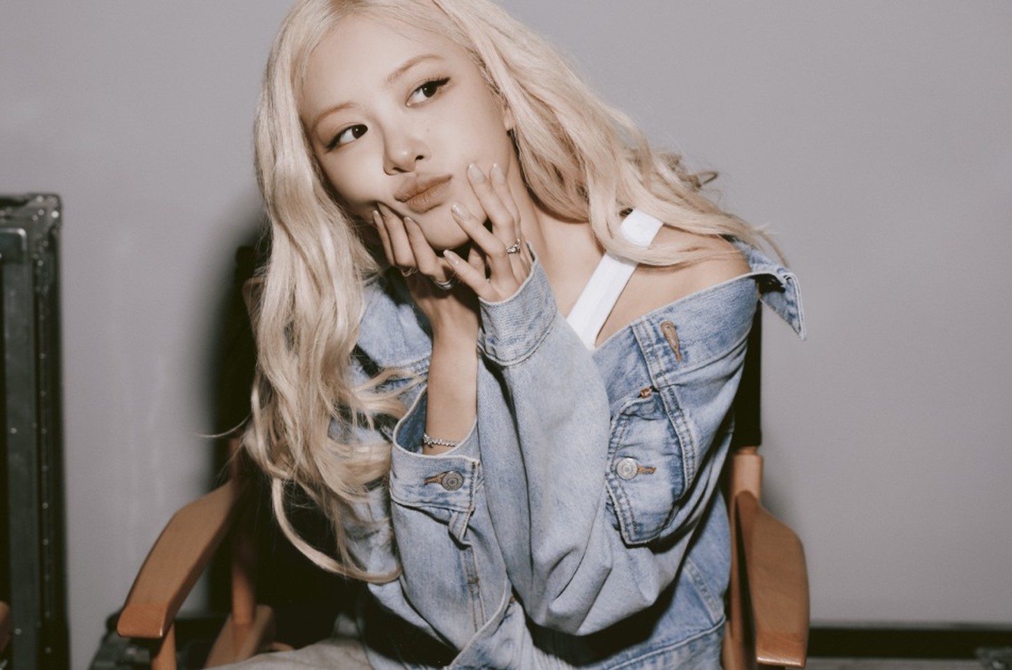Levi's anuncia parceria global com Rosé, do BLACKPINK