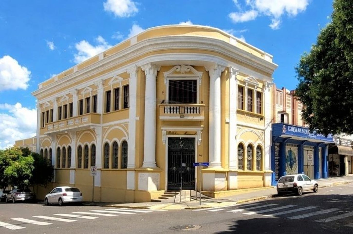 Lins inaugura Espaço Cultural revitalizado com investimento de R$ 572 mil