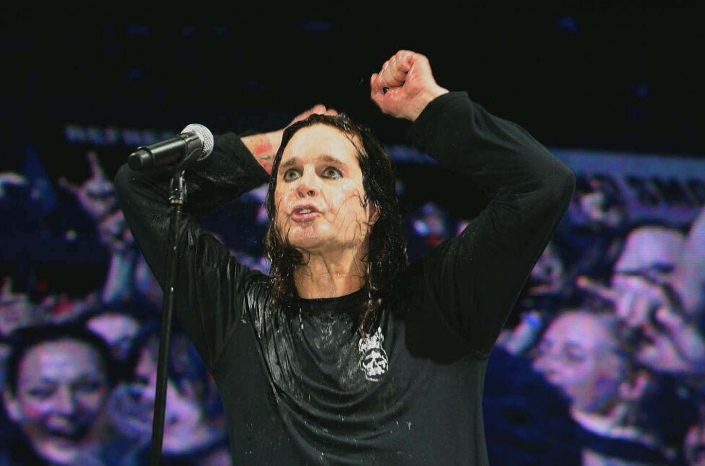 Loja de Ozzy Osbourne lança camiseta com crítica a Roger Waters