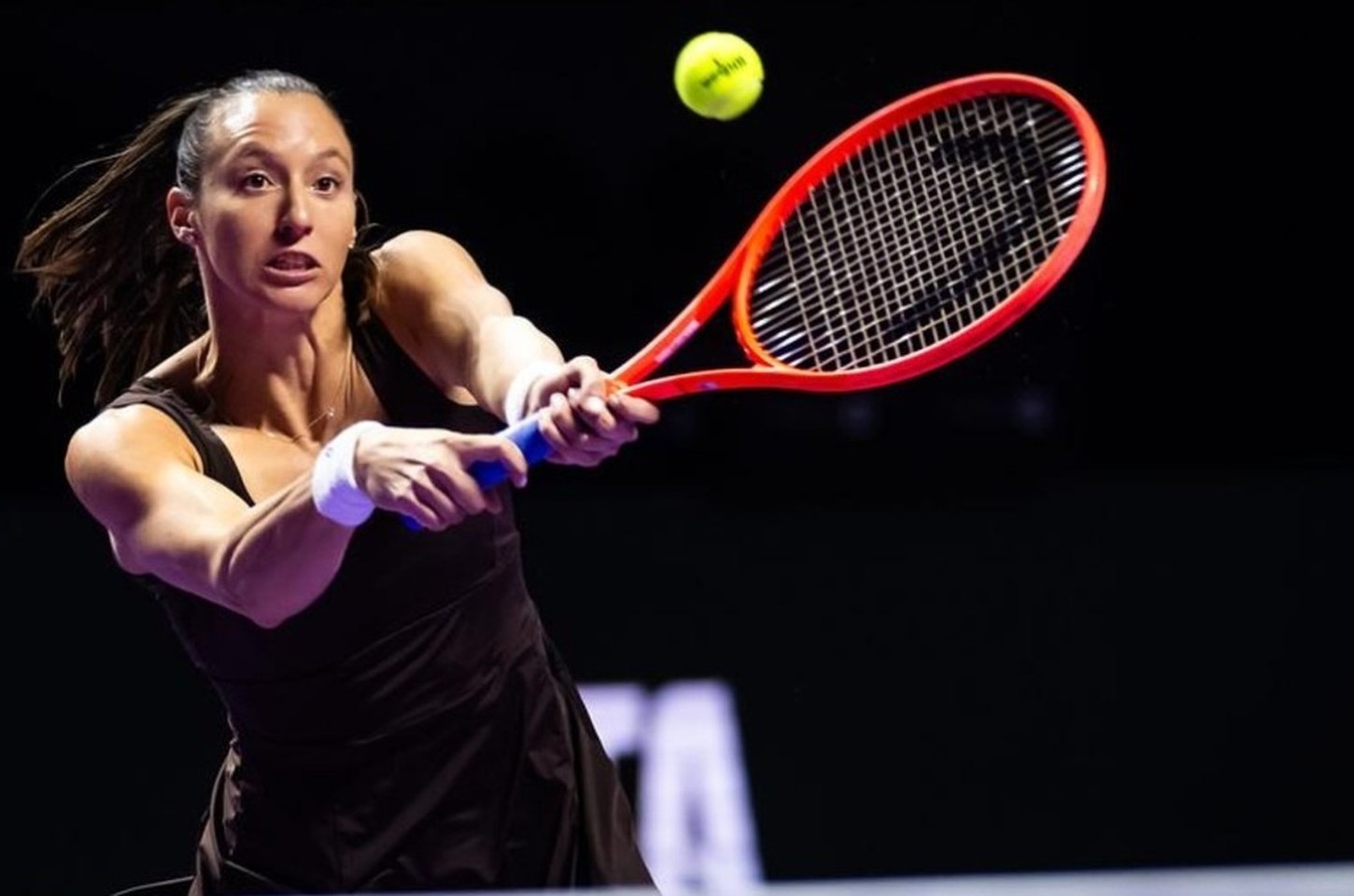 Luisa Stefani pode voltar ao top-10 do mundo em final em Dubai