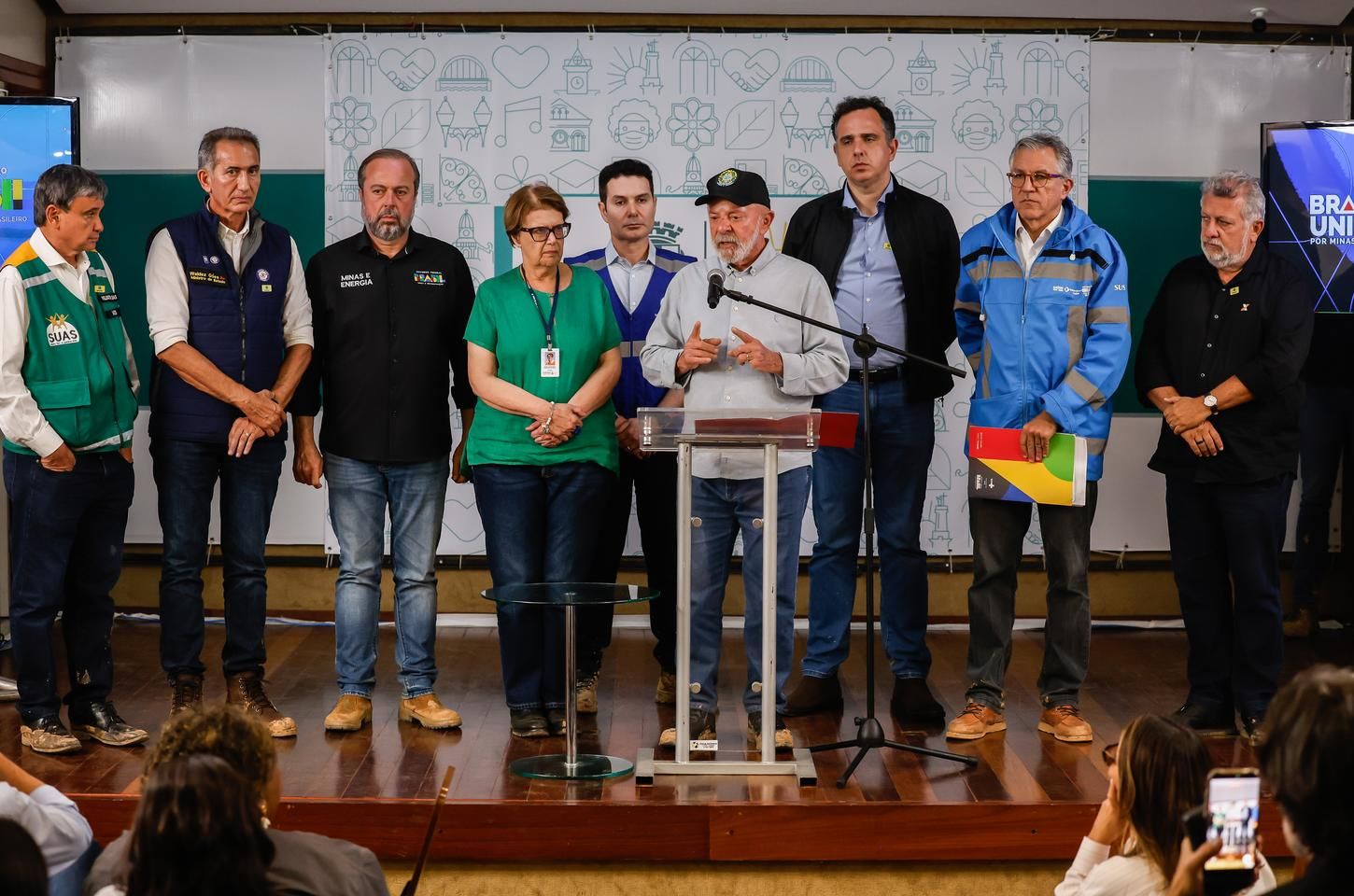 Lula anuncia financiamento de moradias para vítimas das chuvas em Minas Gerais