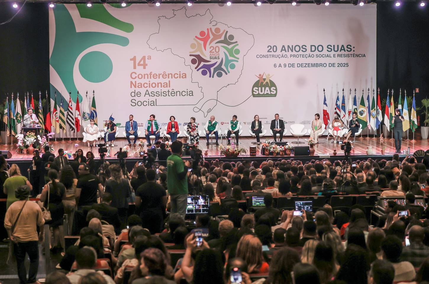 Lula anuncia mutirão educacional contra violência às mulheres