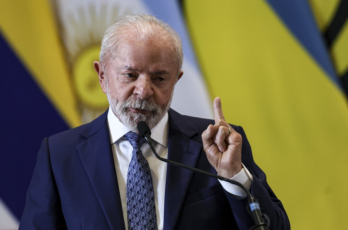 Lula critica gastos com armas e pede prioridade ao combate à fome