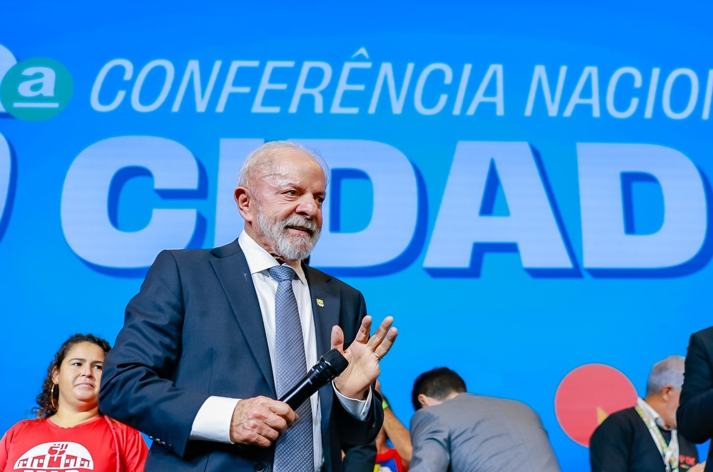 Lula critica Zema por não usar recursos do PAC contra desastres climáticos