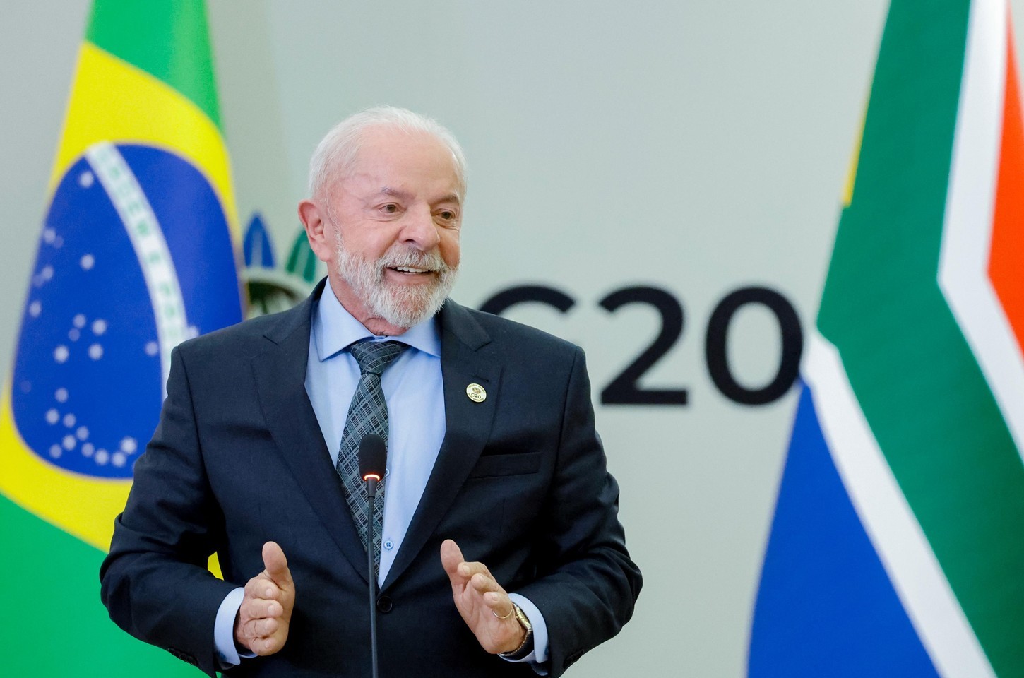 Lula defende transição gradual de combustíveis fósseis após COP30