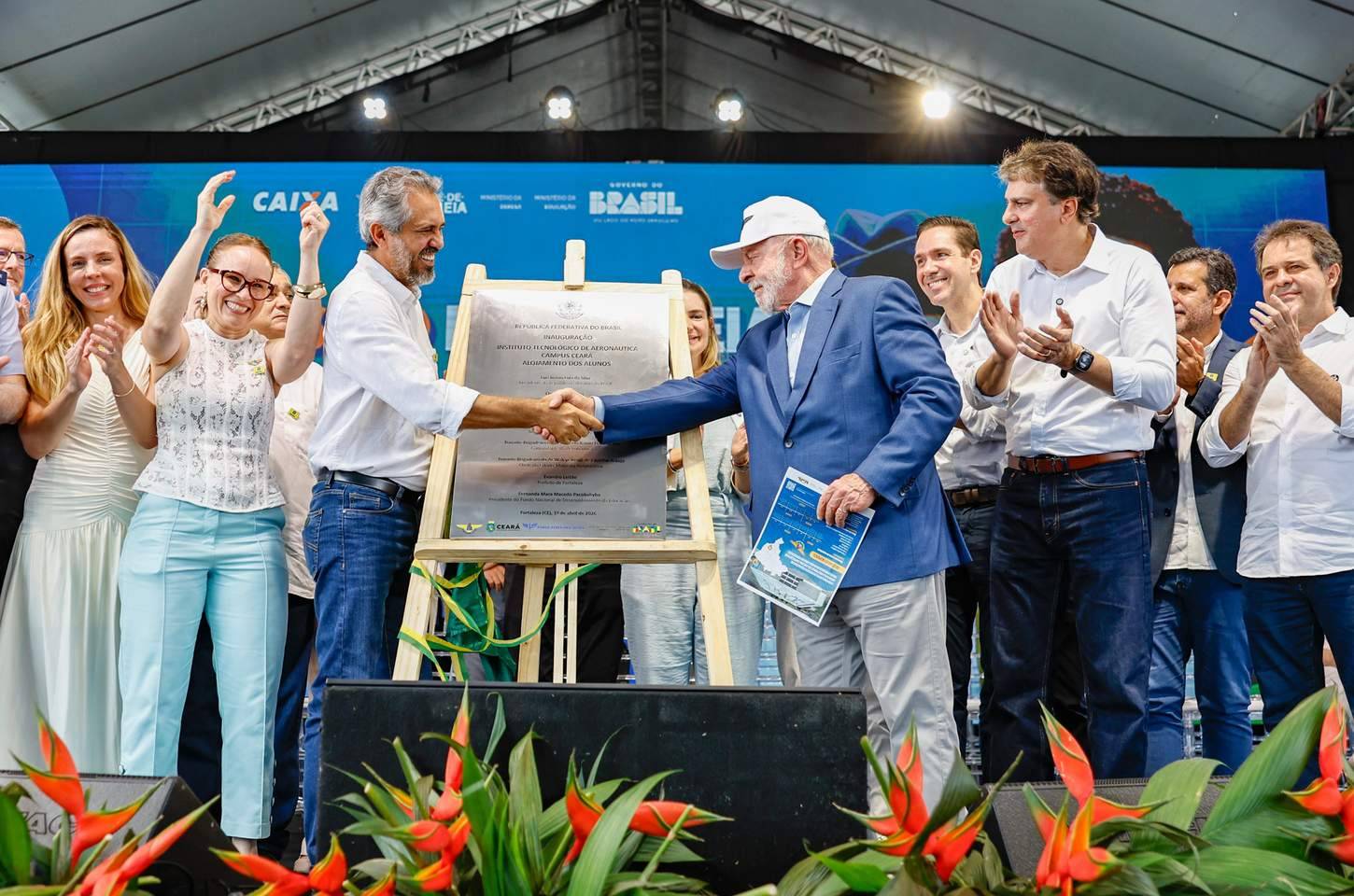 Lula e Camilo Santana inauguram alojamento do ITA Ceará em Fortaleza