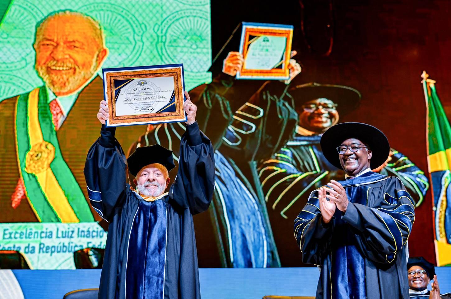Lula recebe título honoris causa em Moçambique por cooperação educacional