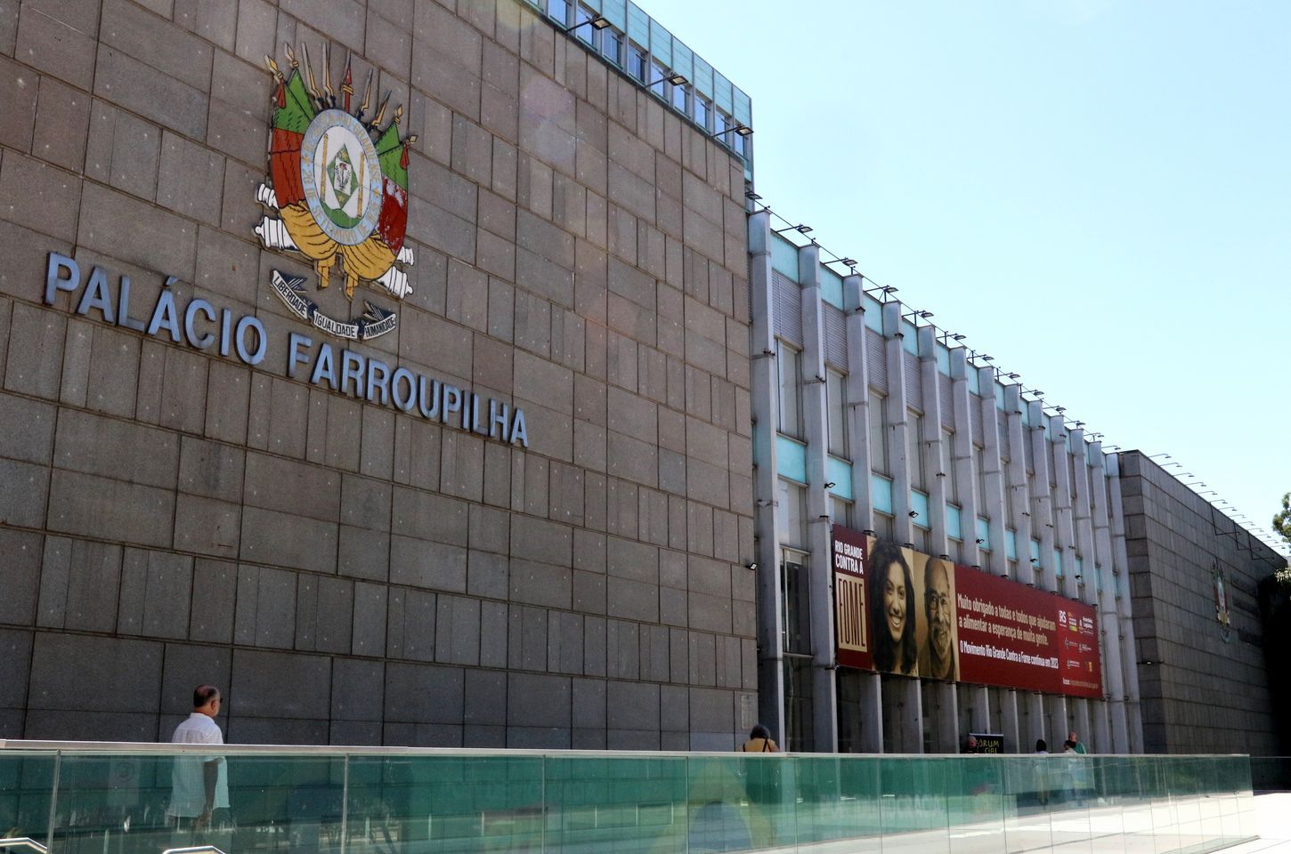 Lula sanciona lei que estende porte de arma a policiais legislativos estaduais