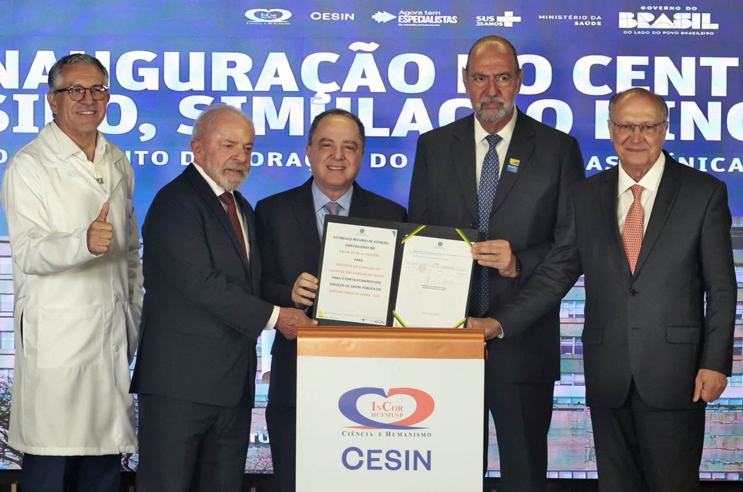 Lula sanciona marco regulatório para vacinas e medicamentos contra câncer