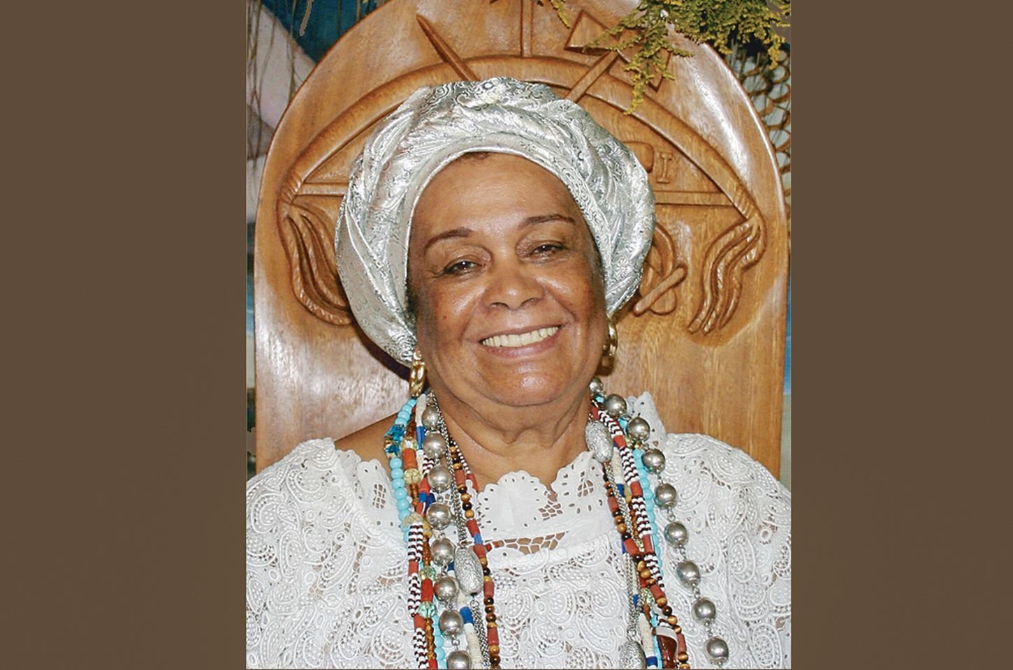 Mãe Carmen, ialorixá do Terreiro de Gantois, morre aos 98 anos em Salvador
