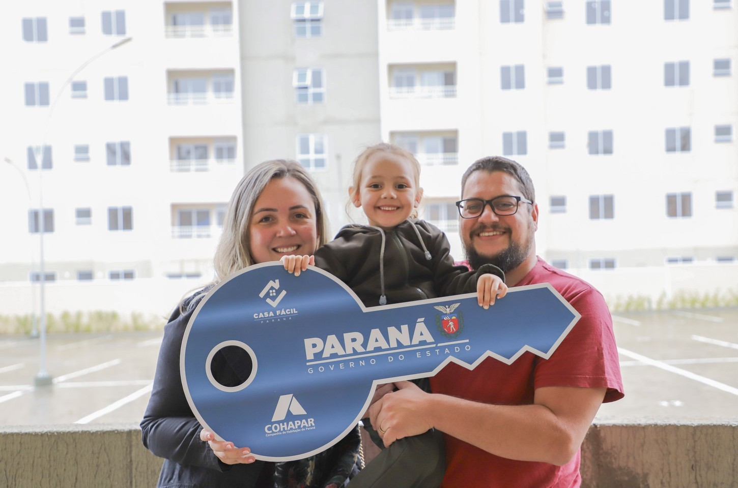 Mais 204 famílias de Curitiba conquistam casa própria no Residencial Cairós