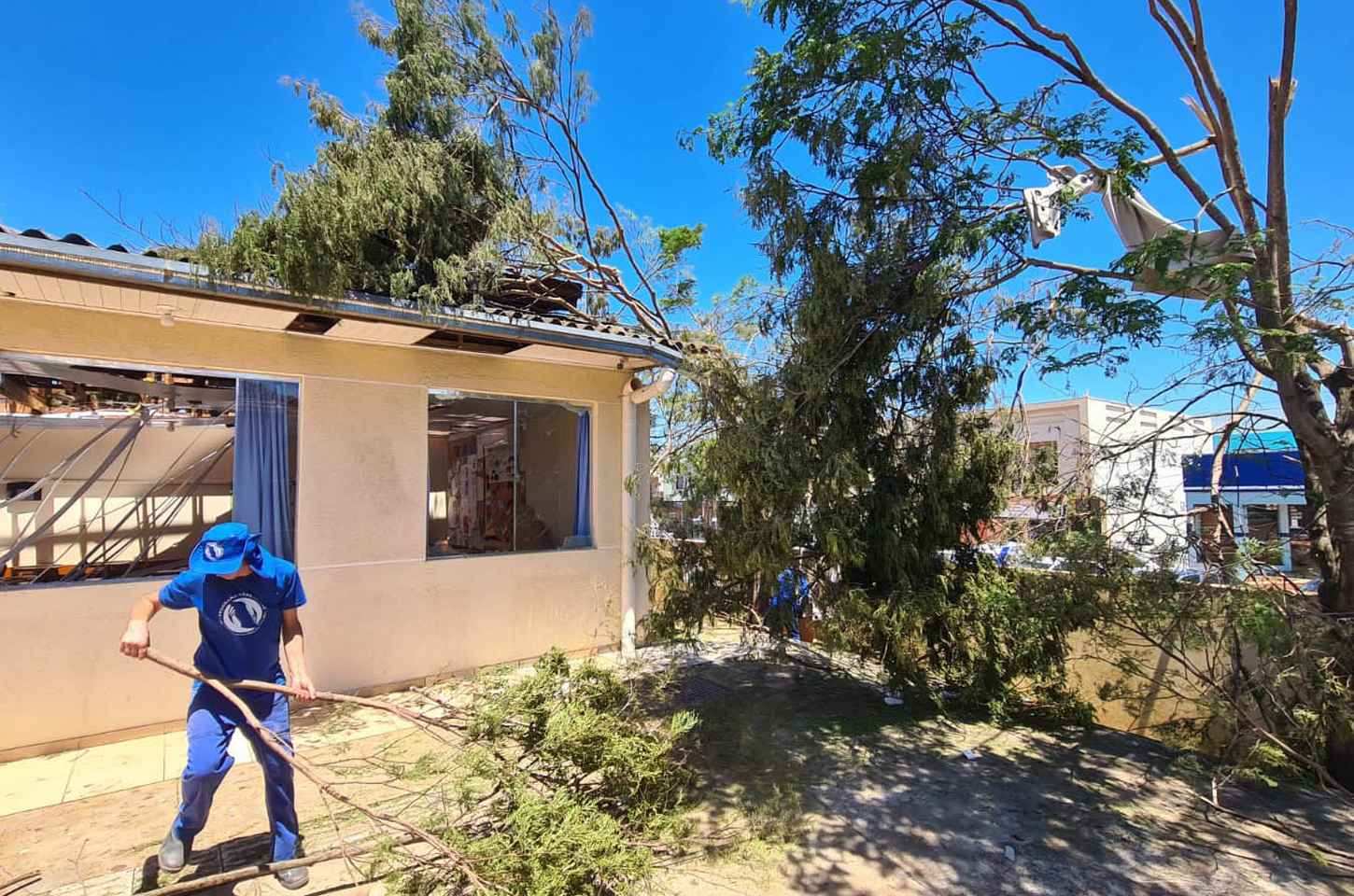 Mãos amigas ajudam a reconstruir Rio Bonito do Iguaçu após tornado