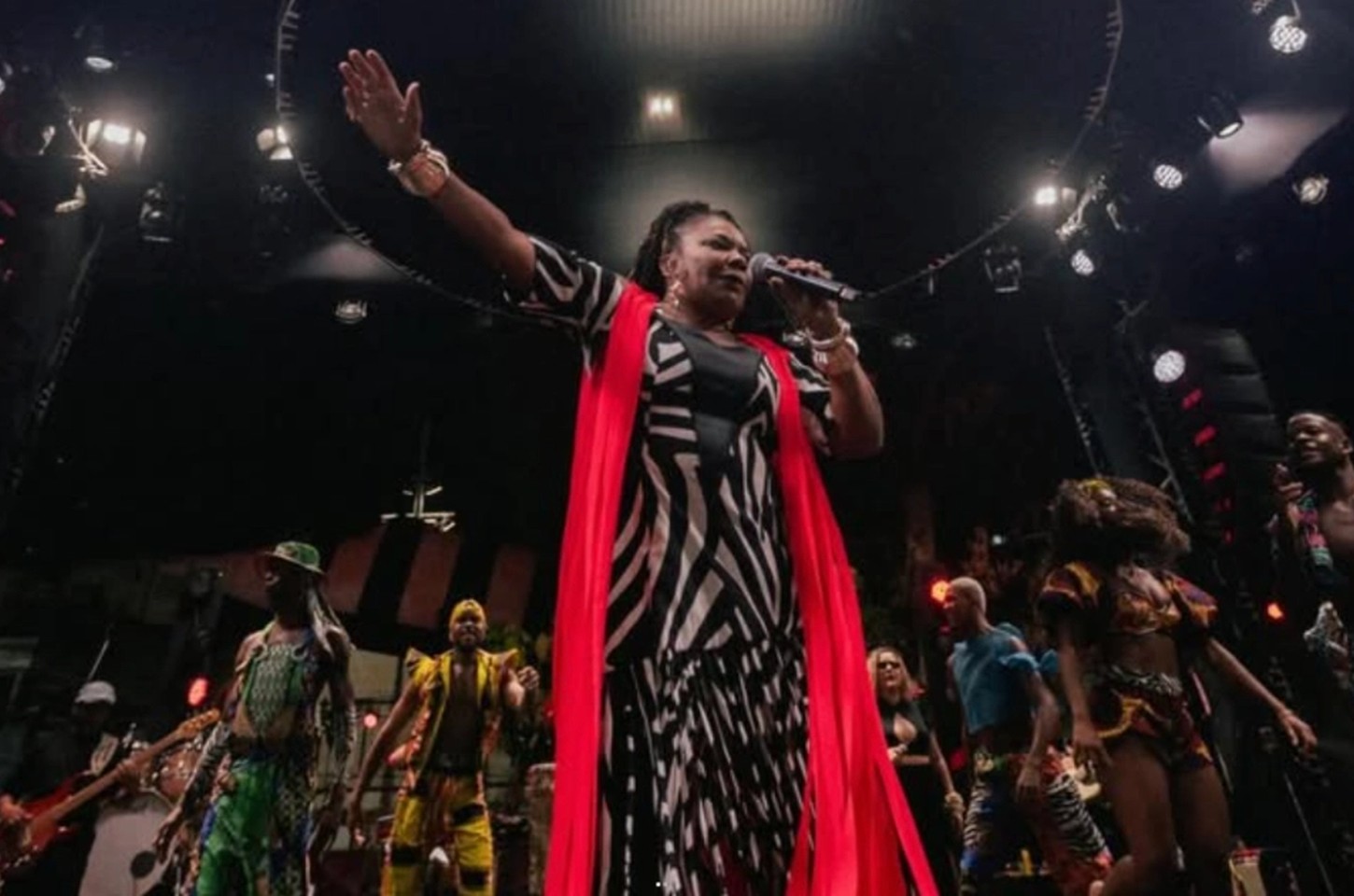 Margareth Menezes une música e política no camarote do Carnaval 2026