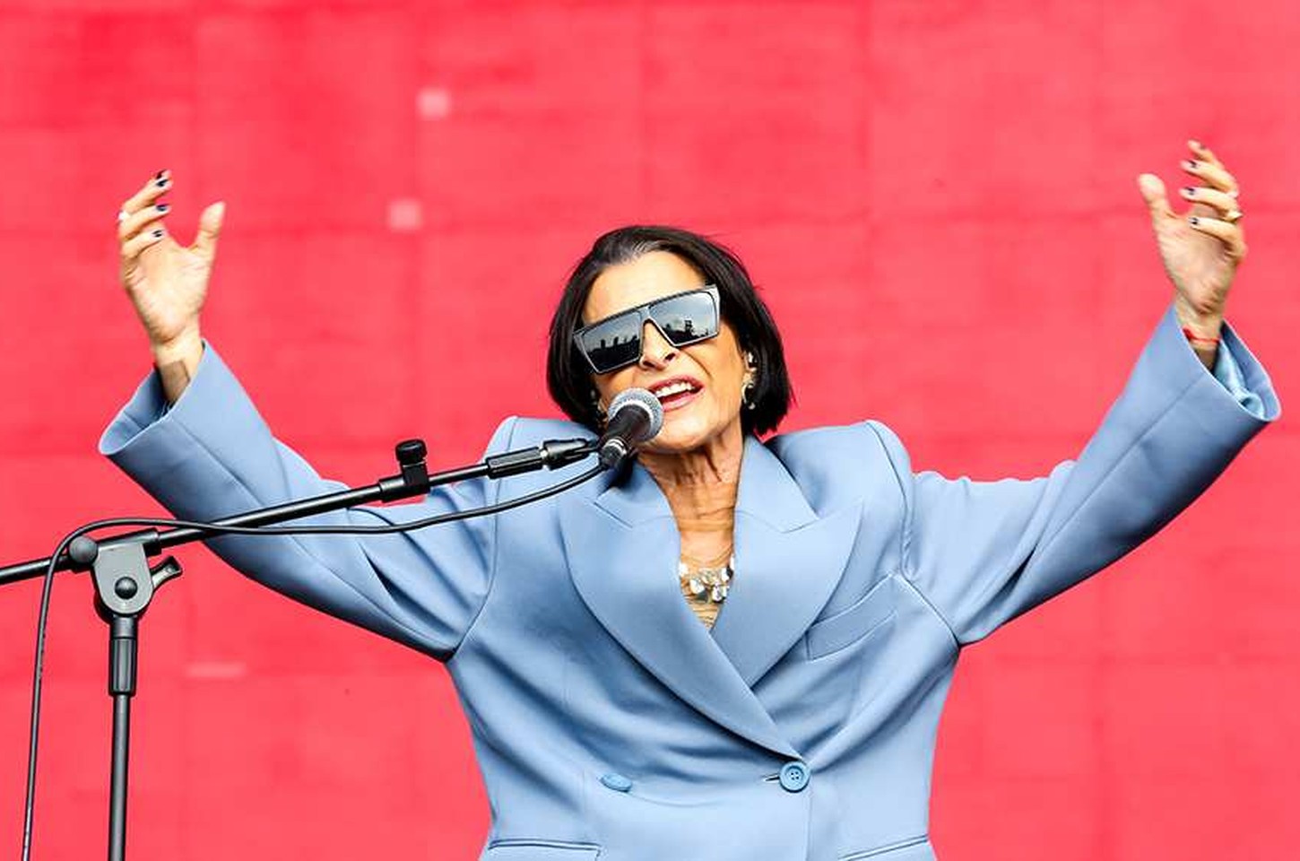 Marina Lima lança 'Ópera Grunkie' e rebate crítica negativa da Folha