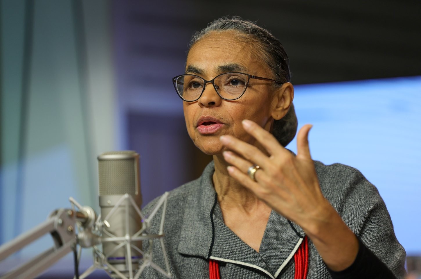 Marina Silva sofre fratura em vértebra lombar