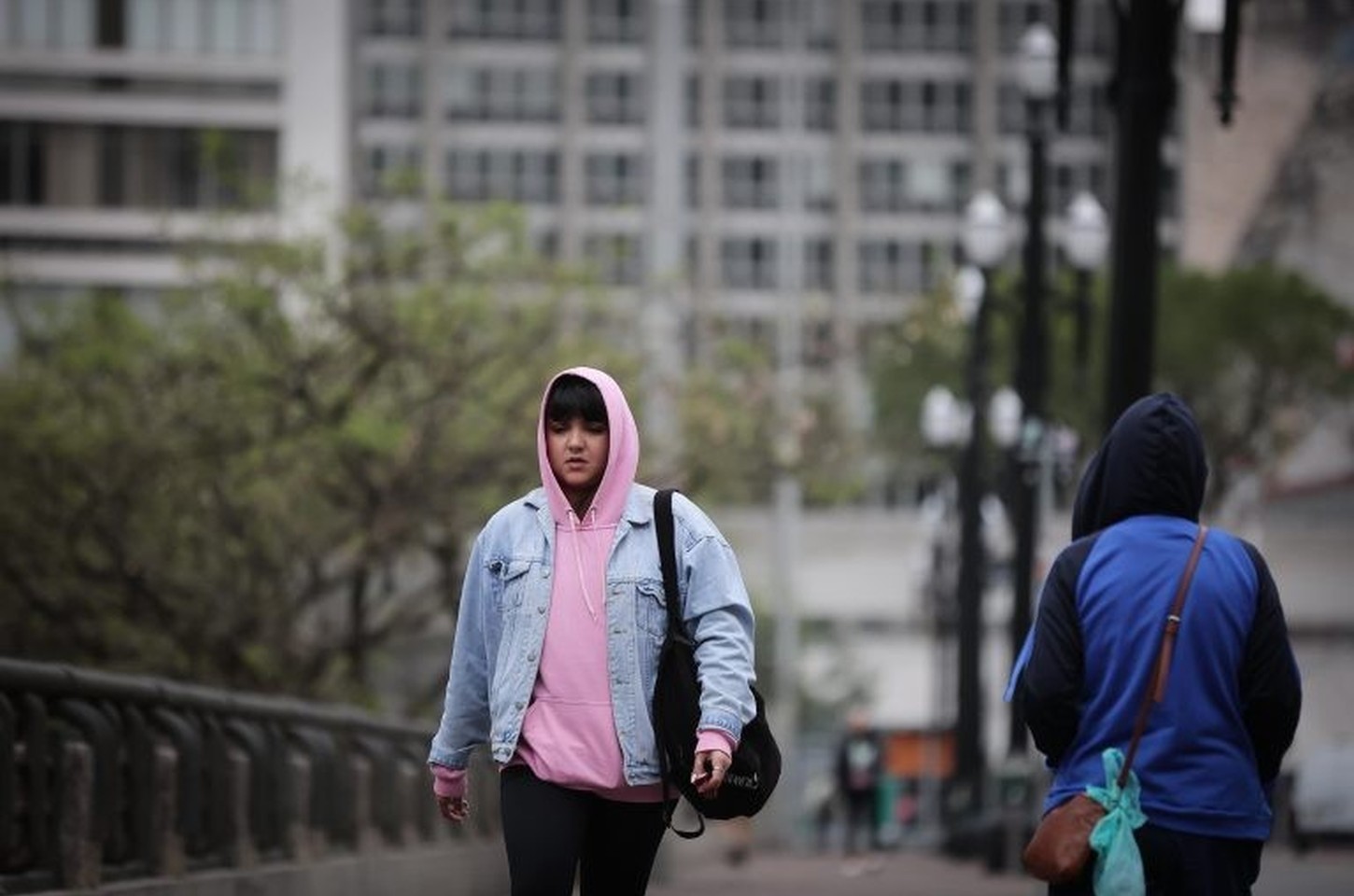 Massa de ar frio e seco garante tempo firme, mas traz nevoeiro e chuva isolada em SP