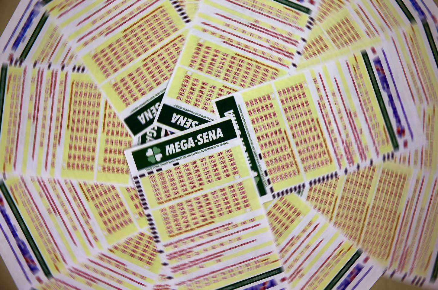 Mega-Sena acumula e prêmio chega a R$ 27 milhões