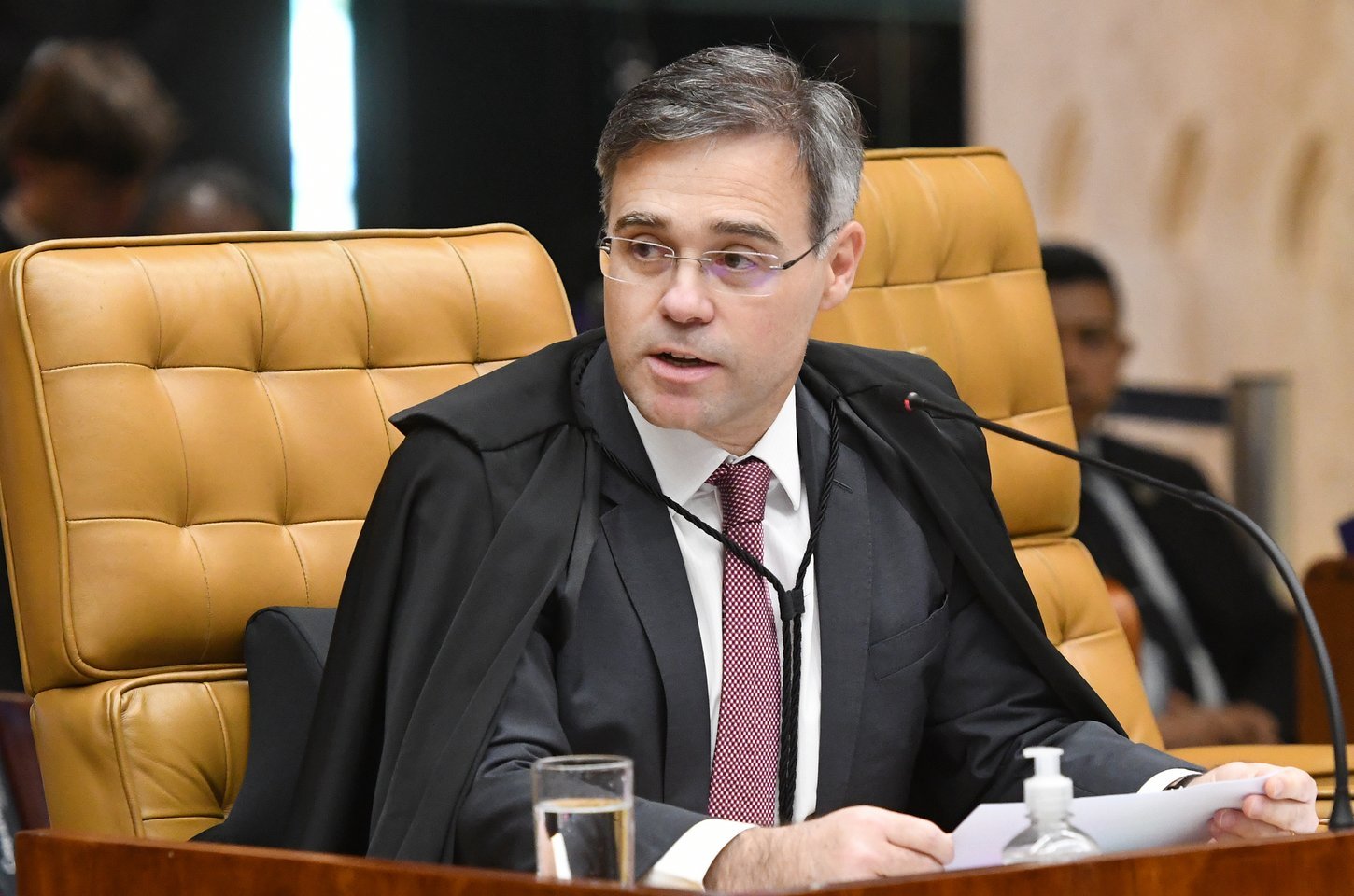 Mendonça vota para manter prorrogação da CPMI do INSS no STF