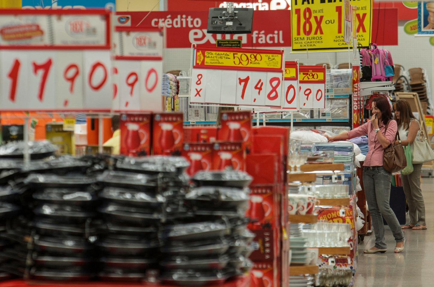 Mercado eleva previsão da inflação para 4,36% em meio a tensões no Oriente Médio