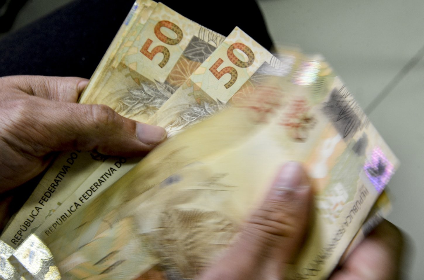 Mercado reduz projeção de inflação para 2026, mas Selic ainda é alta