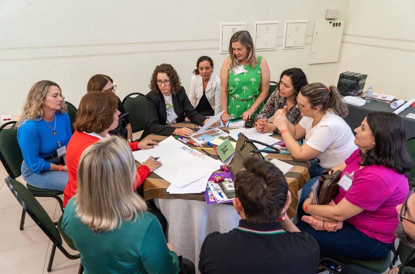 Método de Stanford chega ao Paraná para formar professores de matemática