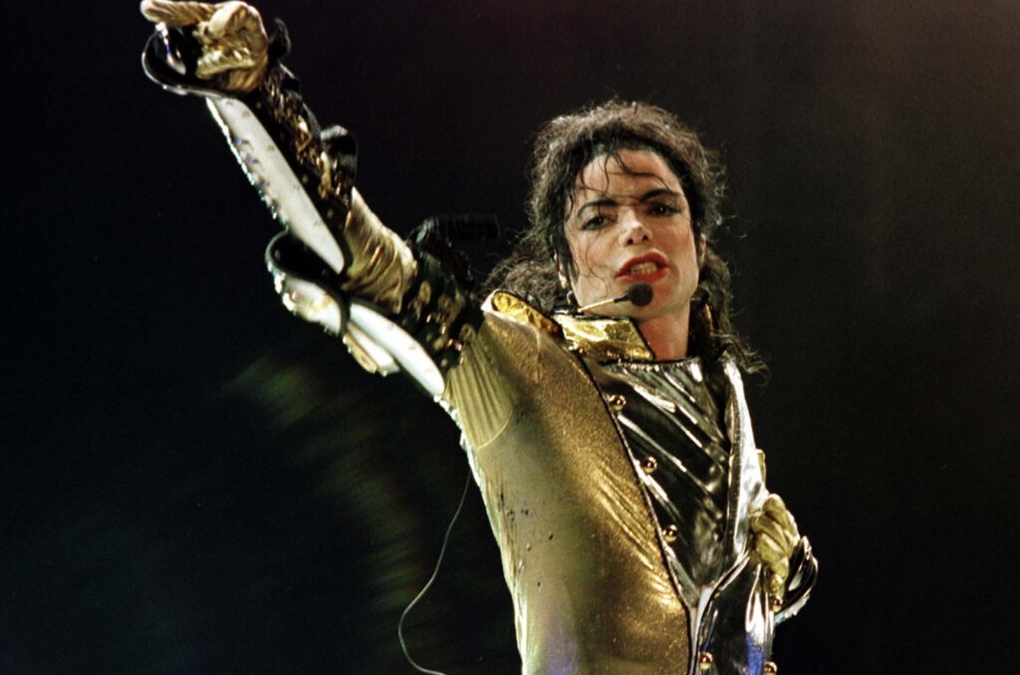 Michael Jackson lidera Billboard Artist 100 pela 1ª vez, 16 anos após sua morte