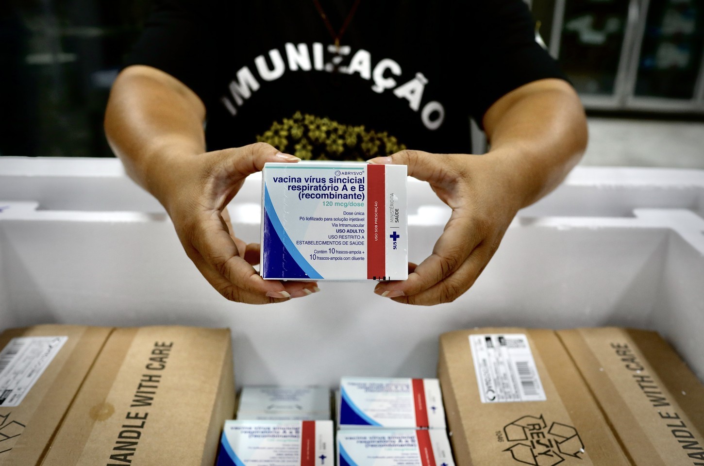 Ministério da Saúde inicia distribuição nacional da vacina contra VSR