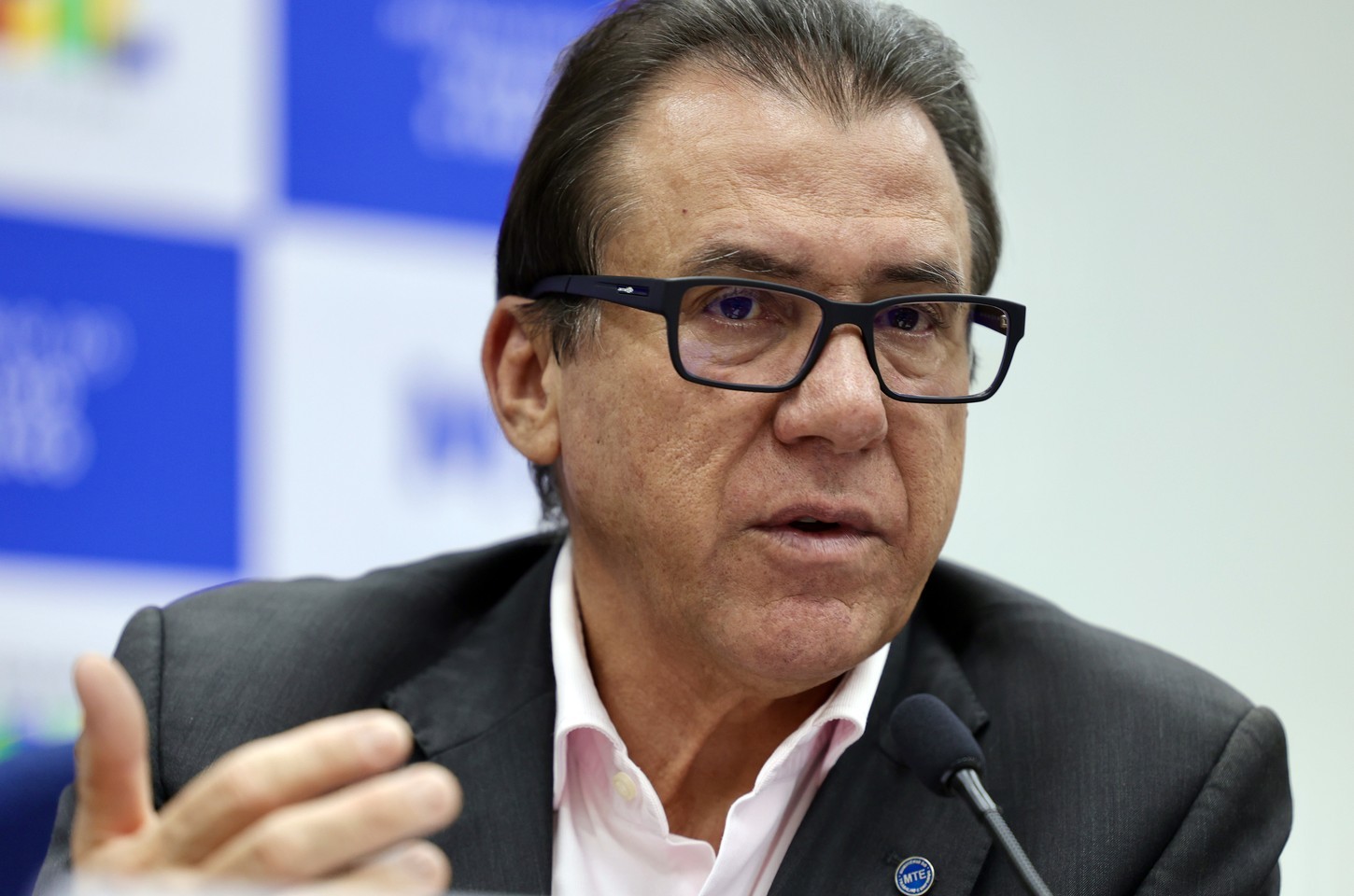 Ministro atribui desaceleração do emprego em 2025 mais aos juros que ao tarifaço