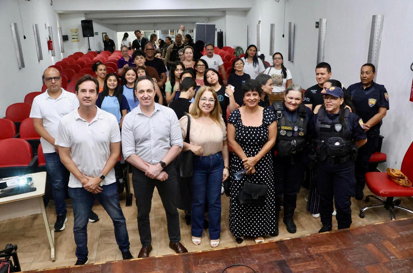 Missão Paraná IV leva ações de segurança pública ao litoral do estado