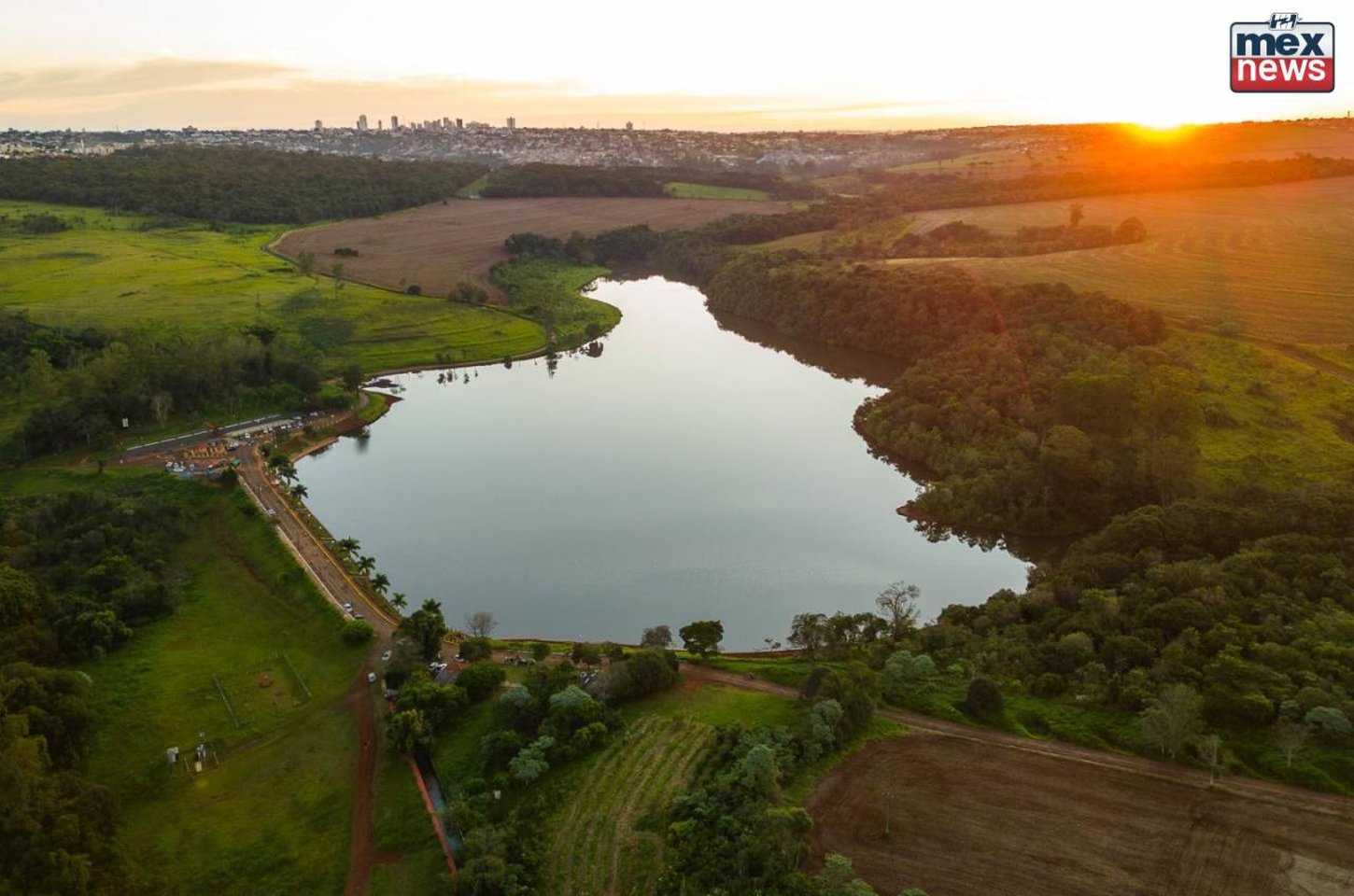 Mobilização ambiental reúne voluntários para limpar o Parque da Raposa