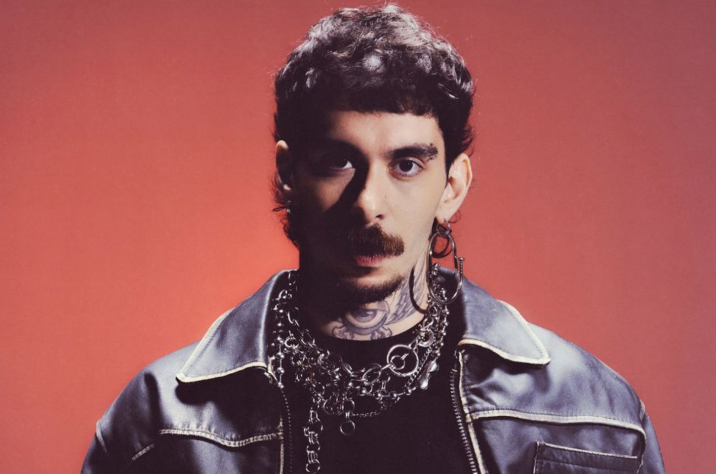 Mochakk: o DJ brasileiro que conquista o mundo com house music e funk