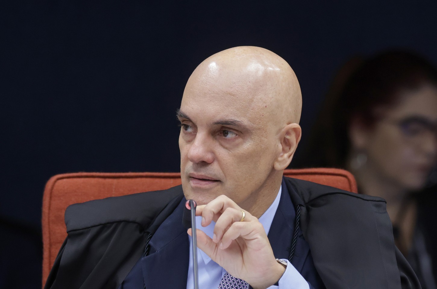Moraes decreta prisão domiciliar para dez condenados por atos golpistas