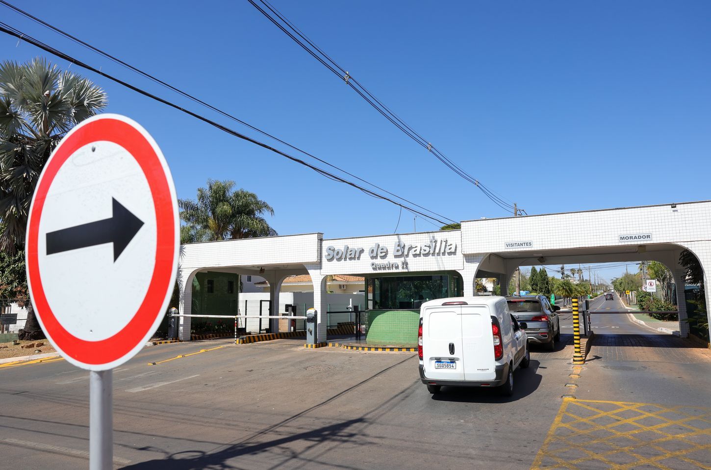 Moraes proíbe drones perto da casa de Bolsonaro em prisão domiciliar