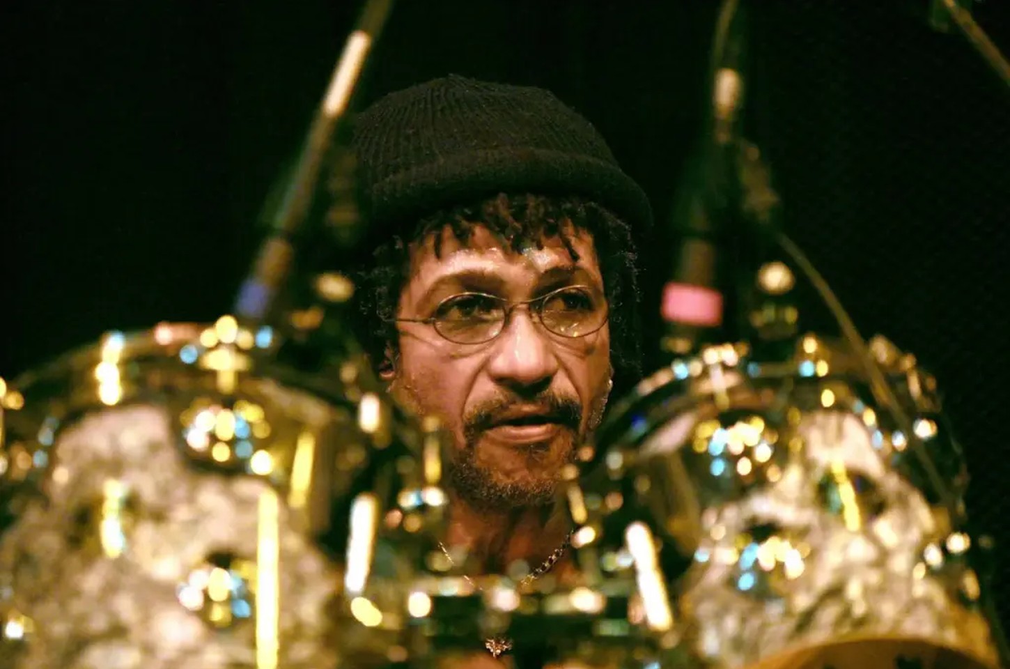 Morre Sly Dunbar, lenda do reggae e arquiteto do ritmo jamaicano