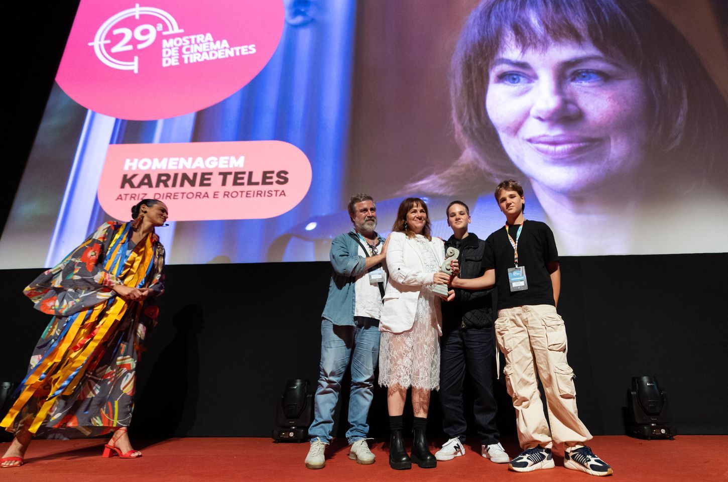 Mostra de Tiradentes celebra cinema brasileiro vibrante em abertura histórica