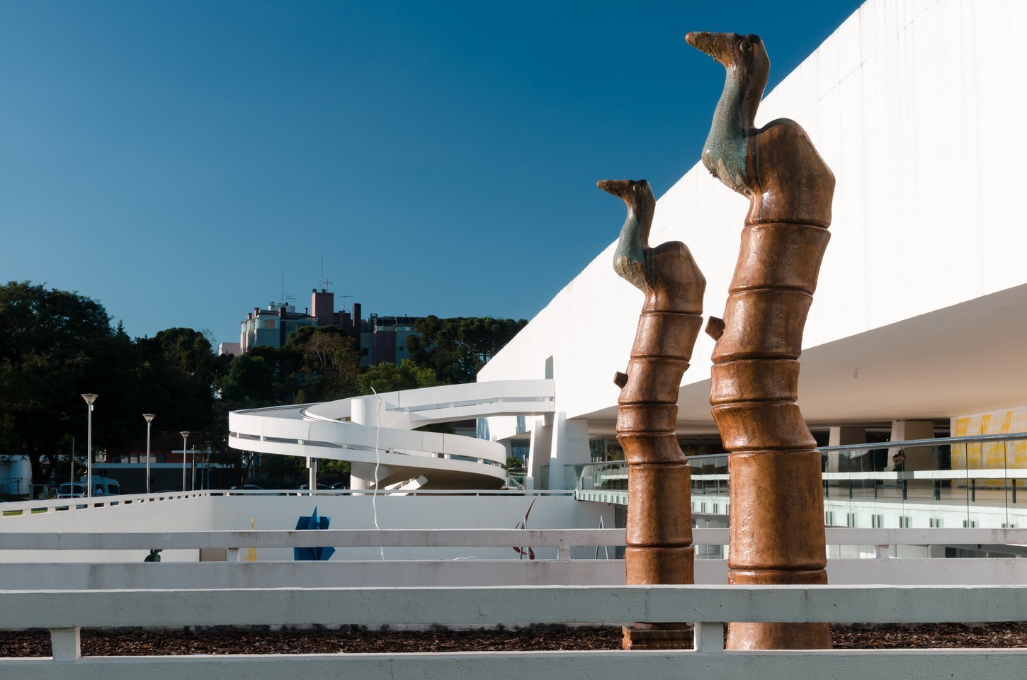 Museu Oscar Niemeyer promove visitas guiadas gratuitas às sextas-feiras de maio